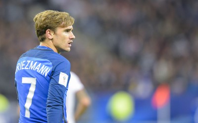 熊猫体育动态-久保建英吊射戏耍门将得分