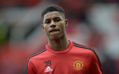 熊猫体育焦点-佩德里任意球直挂死角